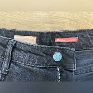 Pilcro black cropped skinny jeans